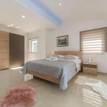 Maria Donji Prolozac